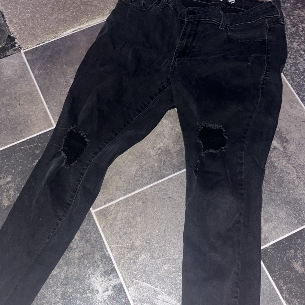 Women's Old Navy Black Distressed Jeans
